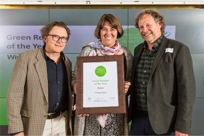Neil-and-Lance-collecting-Green-Retailer-of-the-year