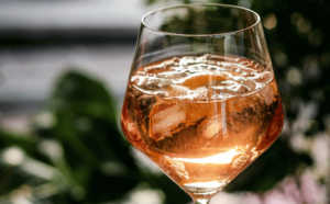 what is a spritzer - a rose wine spritzer